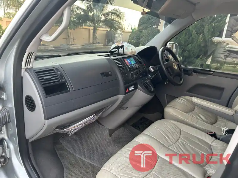 ปี 2005 รถตู้ Volkswagen รุ่น Caravelle 2.5 TDi เกียร์ออโต้ รถบ้าน เจ้าของขายเอง ปี 2005 รถตู้ Volkswagen รุ่น Caravelle 2.5 TDi เกียร์ออโต้ รถบ้าน เจ้าของขายเอง