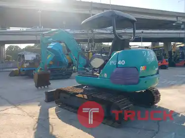 รถขุด KOMATSU PC40-7 พร้อมใช้งาน สอบถามที่คุณครีม 0658844400