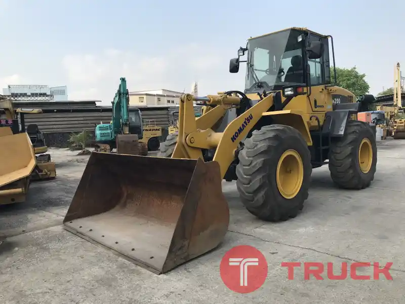 รถตัก KOMATSU WA200-6 พร้อมใช้งาน สอบถามที่คุณครีม 0658844400 รถตัก KOMATSU WA200-6 พร้อมใช้งาน สอบถามที่คุณครีม 0658844400