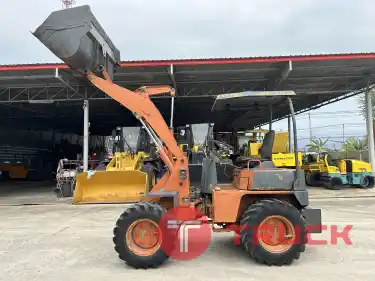 รถตักล้อยาง MITSUBISHI รุ่น WS300A บุ้งกี๋ 0.5 คิว รถเก่านอกนำเข้า ติดต่อ Line jiraroj2909