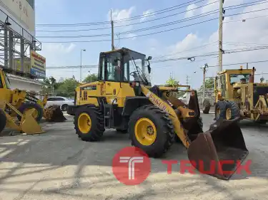 รถตักล้อยาง ยี่ห้อ KOMATSU WA100-5 ซีเรียลสูง นำเข้าจากญี่ปุ่นแท้ 100เปอร์เซ็นต์ สภาพสวย ไม่เคยใช้งานในไทย