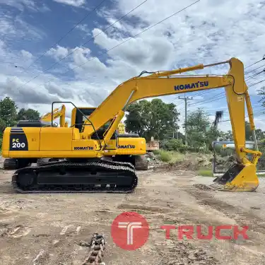 รถแบคโฮ KOMATSU PC200-8M0