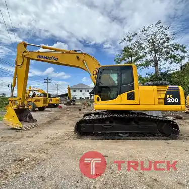 รถแบคโฮ KOMATSU PC200-8M0