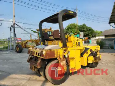 ขายรถบดล้อยางอัดสั่นสะเทือน 7 ล้อยาง ยี่ห้อ SAKAI GW750 นำเข้าจากต่างประเทศ ไม่เคยใช้งานในไทย