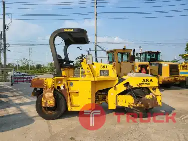 ขายรถบดล้อยางอัดสั่นสะเทือน 7 ล้อยาง ยี่ห้อ SAKAI GW750 นำเข้าจากต่างประเทศ ไม่เคยใช้งานในไทย
