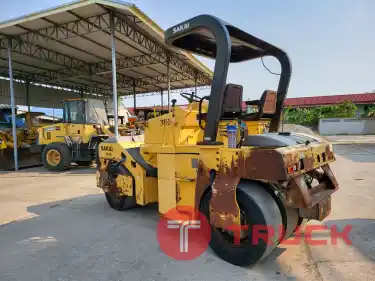 ขายรถบดล้อยางอัดสั่นสะเทือน 7 ล้อยาง ยี่ห้อ SAKAI GW750 นำเข้าจากต่างประเทศ ไม่เคยใช้งานในไทย