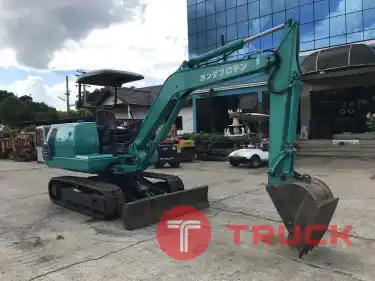 รถขุด KOMATSU PC30-7 ใช้งานมาน้อย สอบถามที่คุณครีม 0658844400