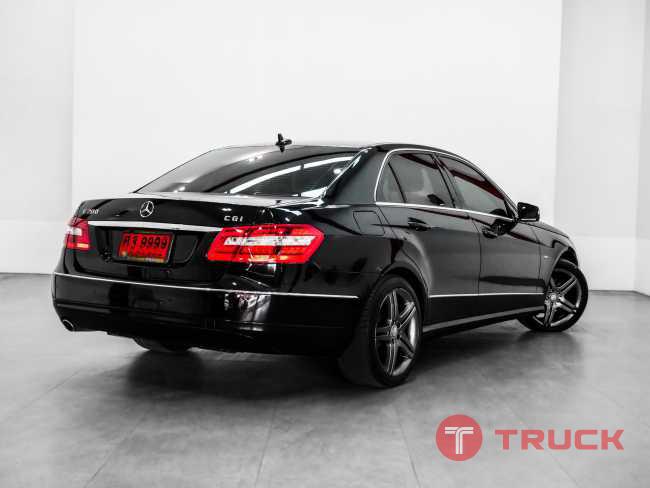 ขายรถหรู BENZ E300 CGI ราคาพิเศษสุดคุ้ม มีSun roof ห้ามพลาดต้องมีไว้ครอบครอง