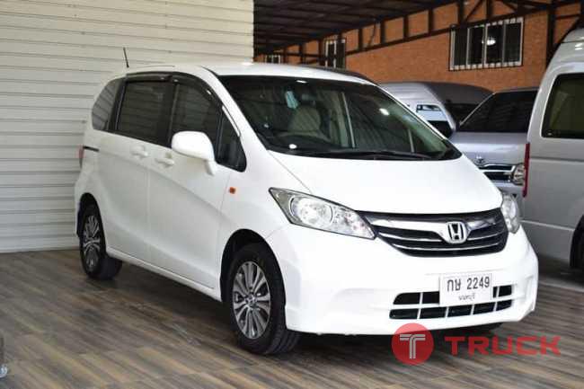 HONDA FREED 1.5SE i-VTEC AT 2013