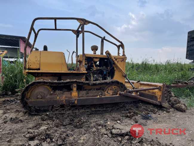 ขาย 185000 รถแทรคเตอร์ KOMATSU D40-1 ขาย 185000 รถแทรคเตอร์ KOMATSU D40-1