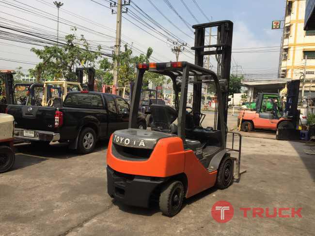 ขายฟอร์คลิฟท์มือสอง ยี่ห้อ Toyota รุ่น 02-8FDF25 เครื่องยนต์ดีเซล เกียร์ออโต้ ขนาด 2.5 ตัน เสาสูง 5 เมตร สภาพสวย รถนำเข้าจากญี่ปุ่น ราคาไม่แพง