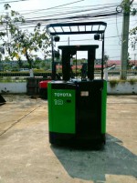 ขายรถยก(ฟอร์คลิฟท์)มือสอง ยี่ห้อ Toyota รุ่น 7FBR10 รถยกไฟฟ้ายืนขับ ขนาด 1 ตัน เสาสูง 4.3 เมตร สภาพสวยมาก รถนำเข้าจากญี่ปุ่น ชั่วโมงการใช้งานน้อย