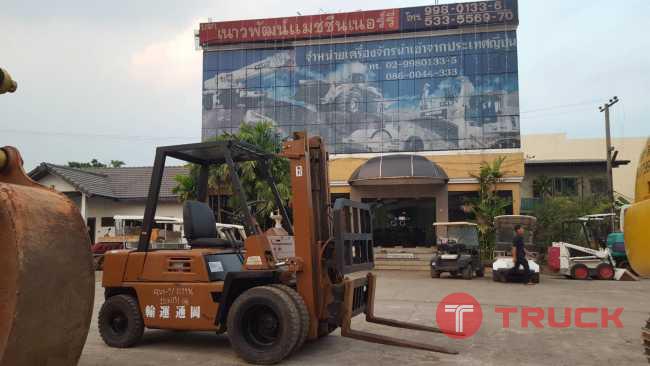 Komatsu D25-7 เสาสูง 3 ม. จากญี่ปุ่น โทร 086-0044333 065-8844400 089-0080077 089-0050007 www.nmc99.com