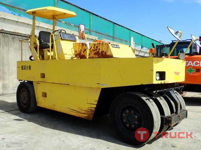 รถบดล้อยาง 9 ล้อ : SAKAI TS200 สต็อกนำเข้าจากญี่ปุ่น โทร. 080-6565422 (หนิง)
