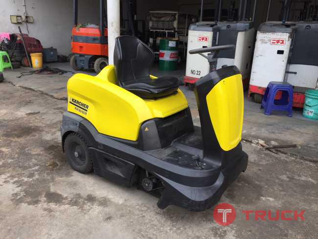 ขาย รถขัดพื้น (SCRUBBER) ยี่ห้อ KARCHER รุ่น KM90 60R ระบบไฟฟ้า รถนำเข้ามาจากญี่ปุ่น สภาพสวยเดิมๆ ราคาไม่แพง