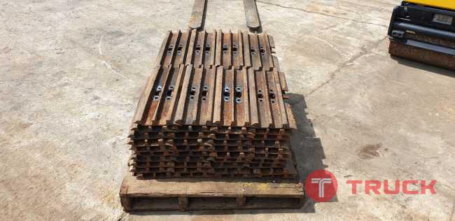 แผ่นแทรคแท้ KOMATSU PC120 จากญี่ปุ่น โทร 086-0044333 065-8844400 089-0080077 089-0050007 www.nmc99.com