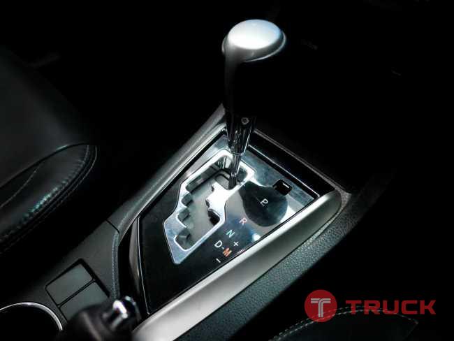 ขสยรถหรูสุดไฮเทค TOYOTA ALTIS NAVI สีบรอนซ์ ปี2014 สถาพมือหนึ่ง ราคาพิเศษ
