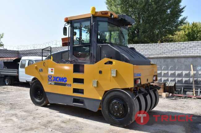 รถบดล้อยาง XCMG รุ่น XP163