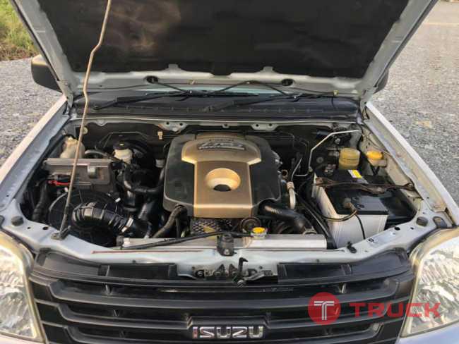 อีสูสุดีแมกปี 05 เครื่องคอม 2500cc โทร 0882668605 อีสูสุดีแมกปี 05 เครื่องคอม 2500cc โทร 0882668605