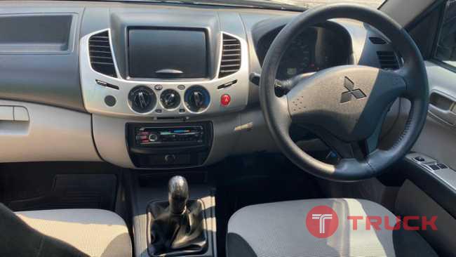 MITSUBISHI TRITON 2.4 CNG เบนซิน เกียร์ธรรมดา 2012 รถบ้านมือเดียวไม่มีชนผ่อนถูกมาก