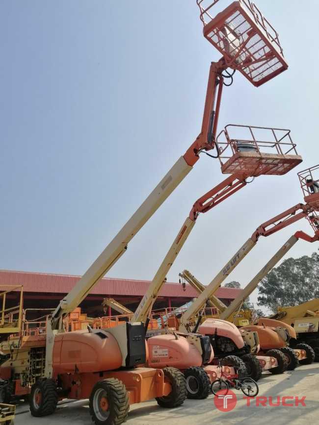 ขายรถกระเช้า JLG บูมข้อศอก 800AJ สูง 24.46 เมตร มือสอง