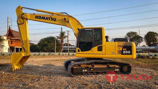 ขายรถขุดมือสอง KOMATSU PC200-8M0 โทร 090-220-2733