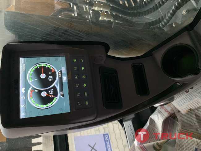 รถแมคโคร XCMG รุ่น XE135C