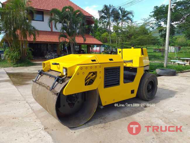 ขายรถบดKAWASAKI - KVR4T หน้าเหล็กหลังยาง ขนาด 4 ตัน