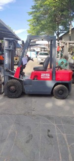 NISSAN FG25