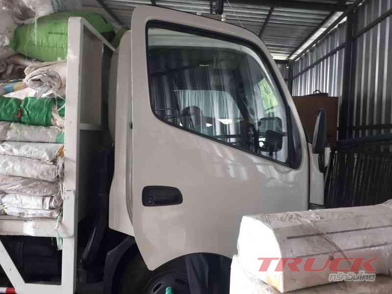 Hino 300 6ล้อกลาง ไมล์93,000 ปี58 Hino 300 6ล้อกลาง ไมล์93,000 ปี58