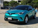ขายรถหรู TOYOTA C-HR 1.8 HYBRID HI สีเขียว เกียร์ออโต้ ปี 2019 ราคาพิเศษสุดคุ้ม