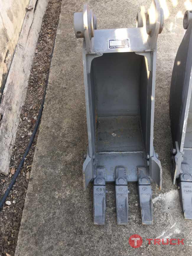 บุ้งกี๋ใหม่ PC60กว้าง40