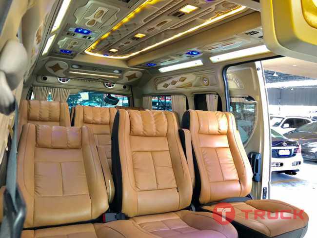 . TOYOTA COMMUTER เกียร์ออโต้ CNG น้ำมันเบนซิน. ปี2014. 2.7