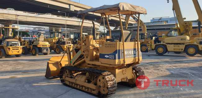 Komatsu D2-5 สามารถตักขึ้นรถ 6 ล้อได้ จากญี่ปุ่น โทร 086-0044333 065-8844400 089-0080077 089-0050007 www.nmc99.com Komatsu D2-5 สามารถตักขึ้นรถ 6 ล้อได้ จากญี่ปุ่น โทร 086-0044333 065-8844400 089-0080077 089-0050007 www.nmc99.com