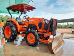 มาแล้วจ้ารถไถคูโบต้ารุ่น L4018DT ใบดันดินหน้า ผาน 1 ตัว ดาวน 15000 บาท สนใจ โทรเลยจ้า 089 0111624 เฮียเลี้ยงจ้า สอบถามหรือสามารถมาดูที่ร้านเราได้จ้า