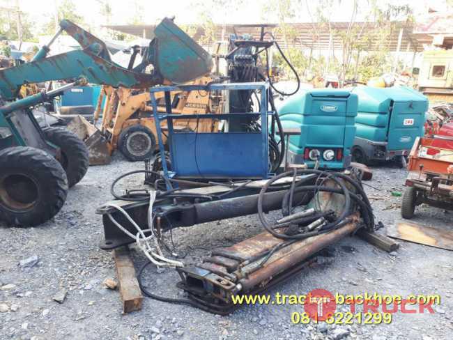 ขาย เฮี๊ยบพับเก็บ พร้อมหัวคีบ ดอกบัว หมุนได้ ขนาด 5ตัน เก่าญี่ปุ่น ติดรถบรรทุก