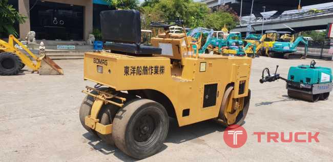Bomag รถบด 2.5 ตัน จากญี่ปุ่น 086-0044333 065-8844400 089-0080077 089-0050007 www.nmc99.com
