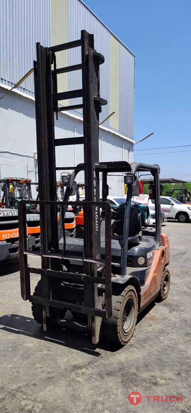 ขายรถโฟล์คลิฟ TOYOTA 8FG25 เสา5เมตร เกียร์ออโต้ เครื่องเบนซินแก๊ส รถสวยพร้อมใช้