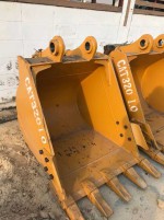 บุ้งกี๋ใหม่ CAT 320 ปากกว้าง 100 cm สนใจติดต่อ คุณนิว 095-5877888