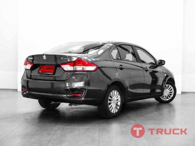 ชายรถ SUZUKI CIAZ สีเทาดำ ปี2015 สภาพนางฟ้าราคาพิเศษ ห้ามพลาดตอนนี้เท่านัน