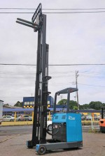 ขายฟอร์คลิฟท์ รถยกไฟฟ้ายืนขับ ยี่ห้อ โตโยต้า รุ่น 6FBRS18 ปี 1999 ขนาด 1.8 ตัน เสา 3 ชัก ยกได้สูง 6 เมตร สภาพสวยมาก รถนำเข้าจากญี่ปุ่น ชั่วโมงการใช้งานน้อย