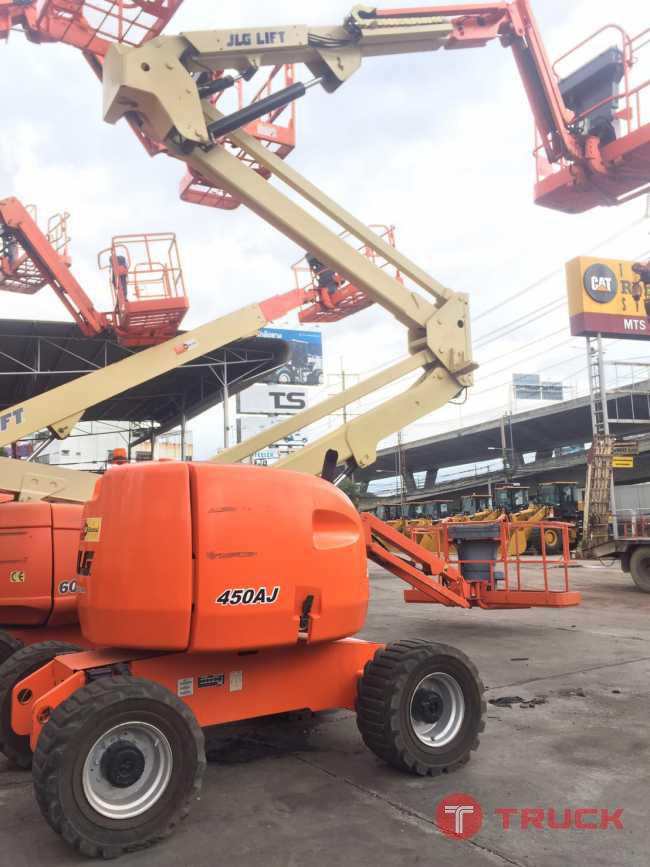 ขายรถกระเช้า JLG บูมศอก 450AJ II สูง 14 เมตร มือสอง ปรับสภาพแล้ว พร้อมใช้งาน