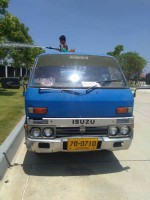 รถบรรทุกน้ำ 4 ล้อใหญ่ Isuzu