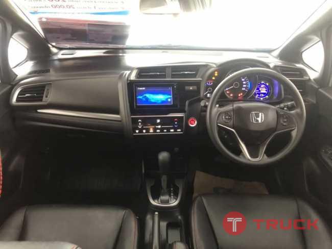 ขายรถ HONDA JAZZ สีขาว ปี2019 สภาพมือหนึ่งราคาพิเศษ ตอนนี้เท่านั้น ห้ามพลาด