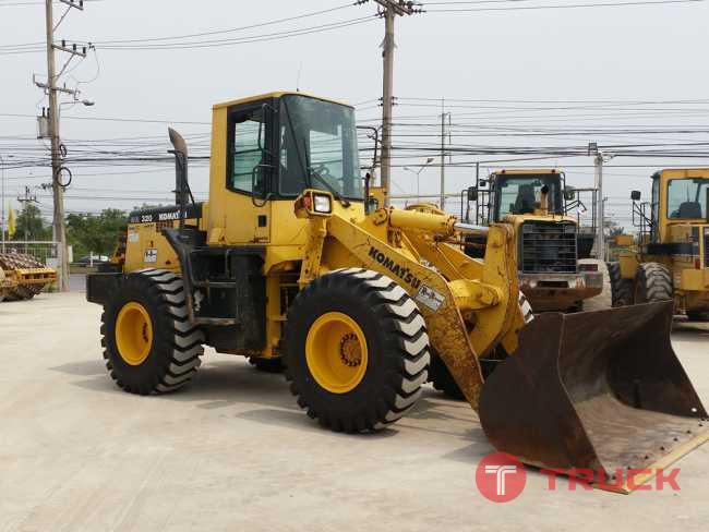 ขายรถตักล้อยาง ยี่ห้อ KOMATSU WA320-3MC นำเข้าจาก USA แท้ 100เปอร์เซ็นต์ สภาพสวย ไม่เคยใช้งานในไทย