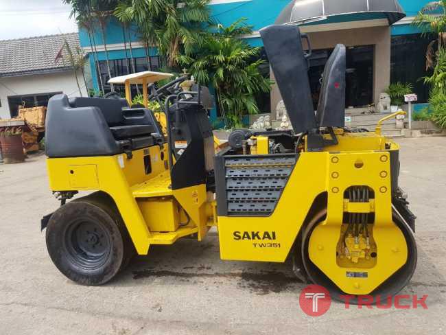 รถบด Sakai TW351 จากญี่ปุ่น โทร 086-0044333 065-8844400 089-0080077 089-0050007 www.nmc99.com