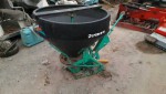 ขาย เครื่องพ่นหว่านปุ๋ย หว่านเมล็ด แบบจานหมุน ถังเป็น PVC สำหรับต่อเข้า PTO ติดรถไถนา แทรคเตอร์ เก่าญี่ปุ่น