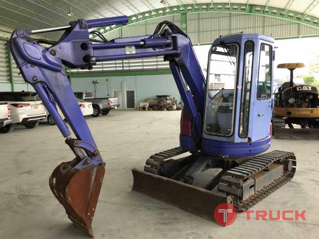 ขายรถขุด KOMATSU PC38UU-2E มีตู้เก๋งง รถนอกขายถูกครับ