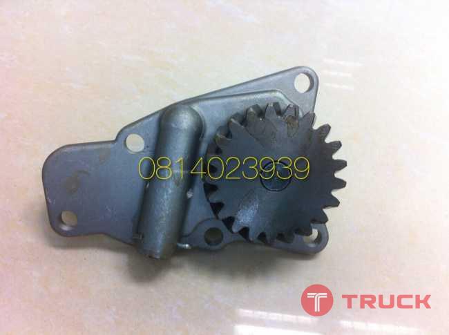 ปั้มน้ำมันเครื่อง komatsu 4d95 6d95 ขายอะไหล่แบคโฮ