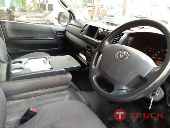 Toyota Commuter ปี 2014 Toyota Commuter ปี 2014